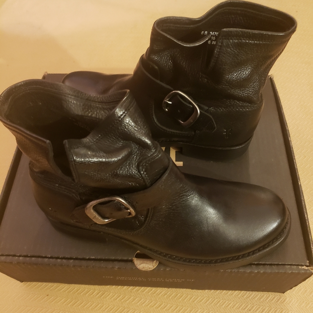 Brand New FRYE Veronica Booties